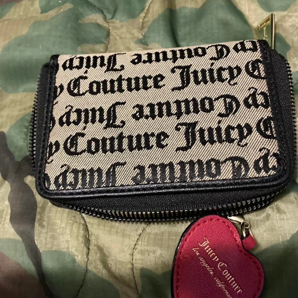Juicy‎ couture y2k monogram cardholder with heart charm